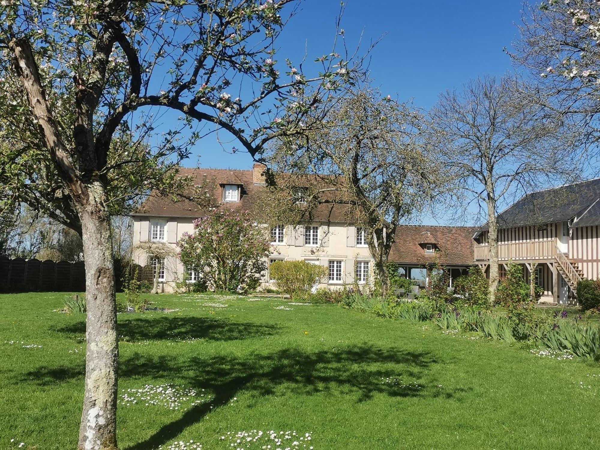 Les Marronniers Hotel Cambremer Exterior photo